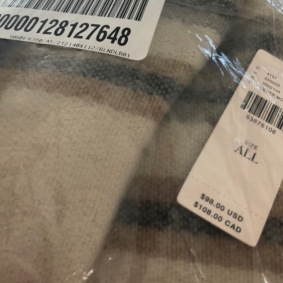 Anthropologie | Plaid wrap with fringe | One Size - Picture 9 of 9